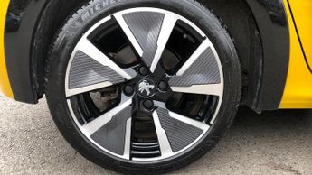 Peugeot 208 50kWh GT Premium Hatchback 5dr Electric Auto (136 ps)