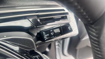 Peugeot 3008 SUV 1.2 Allure SUV 5dr Petrol Hybrid e-DSC6 Euro 6 (s/s) (136 ps)