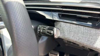 Peugeot 3008 73kWh GT SUV 5dr Electric Auto (210 ps)