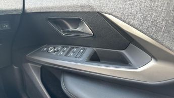 Peugeot 3008 73kWh GT SUV 5dr Electric Auto (210 ps)