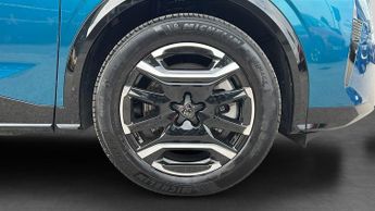 Peugeot 3008 73kWh GT SUV 5dr Electric Auto (210 ps)