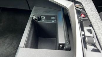 Peugeot 3008 73kWh GT SUV 5dr Electric Auto (210 ps)