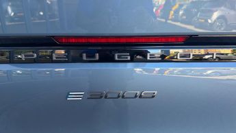Peugeot 3008 73kWh GT SUV 5dr Electric Auto (210 ps)
