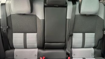 Vauxhall Grandland Electric 73kWh Ultimate SUV 5dr Electric Auto (213 ps)