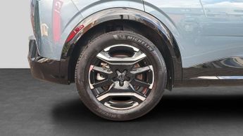 Peugeot 3008 73kWh GT SUV 5dr Electric Auto (210 ps)