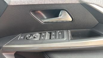Peugeot 3008 73kWh GT SUV 5dr Electric Auto (210 ps)