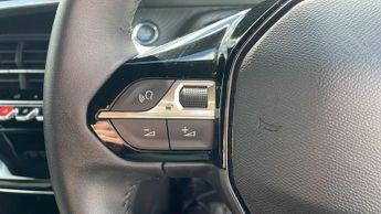 Peugeot 2008 50kWh Allure SUV 5dr Electric Auto (7kW Charger) (136 ps)