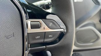 Peugeot 2008 50kWh Allure SUV 5dr Electric Auto (7kW Charger) (136 ps)