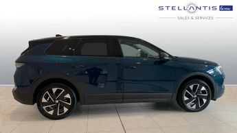 Vauxhall Grandland 1.2 Ultimate SUV 5dr Petrol Hybrid e-DCT Euro 6 (s/s) (136 ps)