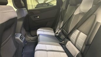 Vauxhall Grandland 1.2 Ultimate SUV 5dr Petrol Hybrid e-DCT Euro 6 (s/s) (136 ps)