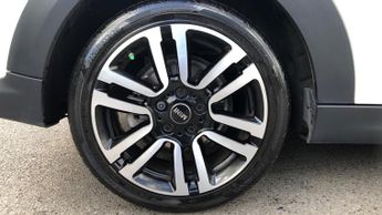 Mini Hatch 1.5 Cooper Exclusive Steptronic Euro 6 (s/s) 5dr