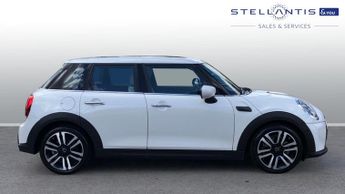 Mini Hatch 1.5 Cooper Exclusive Steptronic Euro 6 (s/s) 5dr