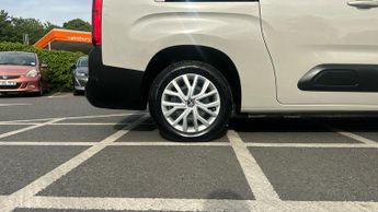 Citroen Berlingo 50kWh Feel XL MPV 5dr Electric Auto (7.4kW Charger) (136 ps)