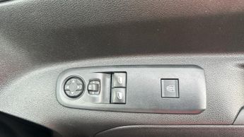 Citroen Berlingo 50kWh Feel XL MPV 5dr Electric Auto (7.4kW Charger) (136 ps)
