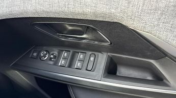 Peugeot 3008 73kWh GT SUV 5dr Electric Auto (210 ps)