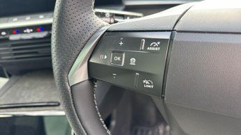 Vauxhall Grandland Electric 73kWh Ultimate SUV 5dr Electric Auto (213 ps)