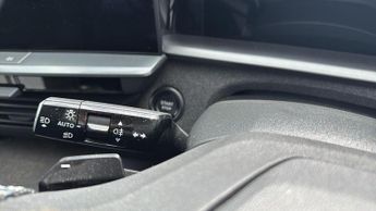 Vauxhall Grandland Electric 73kWh Ultimate SUV 5dr Electric Auto (213 ps)