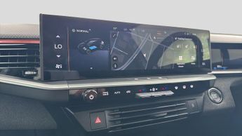Vauxhall Grandland Electric 73kWh Ultimate SUV 5dr Electric Auto (213 ps)