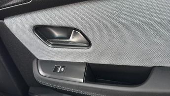 Vauxhall Grandland Electric 73kWh Ultimate SUV 5dr Electric Auto (213 ps)