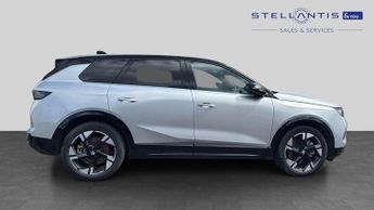 Vauxhall Grandland Electric 73kWh Ultimate SUV 5dr Electric Auto (213 ps)