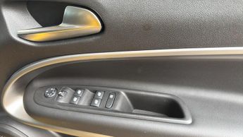 Jeep Avenger 54kWh e-Summit SUV 5dr Electric Auto (156 ps)