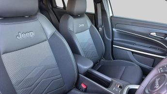Jeep Avenger 54kWh e-Summit SUV 5dr Electric Auto (156 ps)