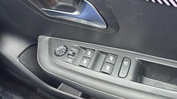 Peugeot 208 1.2 Allure Hatchback 5dr Petrol Hybrid e-DSC6 Euro 6 (s/s) (100 