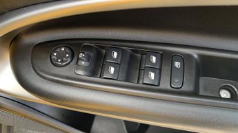 Jeep Avenger 54kWh e-Summit Auto 5dr