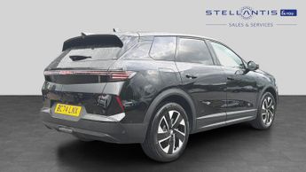 Vauxhall Grandland 1.2 Ultimate SUV 5dr Petrol Hybrid e-DCT Euro 6 (s/s) (136 ps)