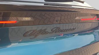 Alfa Romeo Junior 54kWh Elettrica Speciale SUV 5dr Electric Auto (156 ps)