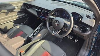 Alfa Romeo Junior 54kWh Elettrica Speciale SUV 5dr Electric Auto (156 ps)
