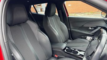 Peugeot 2008 50kWh GT SUV 5dr Electric Auto (7kW Charger) (136 ps)