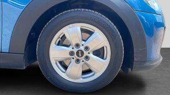 Mini Hatch 1.5 Cooper Classic Hatchback 5dr Petrol Steptronic Euro 6 (s/s) 
