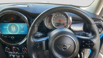 Mini Hatch 1.5 Cooper Classic Hatchback 5dr Petrol Steptronic Euro 6 (s/s) 
