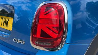 Mini Hatch 1.5 Cooper Classic Hatchback 5dr Petrol Steptronic Euro 6 (s/s) 