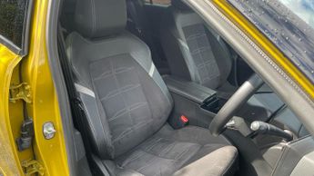 Vauxhall Astra Electric 54kWh Ultimate Hatchback 5dr Electric Auto (156 ps)