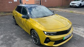 Vauxhall Astra Electric 54kWh Ultimate Hatchback 5dr Electric Auto (156 ps)