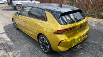 Vauxhall Astra Electric 54kWh Ultimate Hatchback 5dr Electric Auto (156 ps)