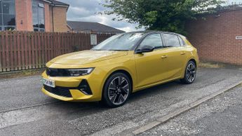 Vauxhall Astra Electric 54kWh Ultimate Hatchback 5dr Electric Auto (156 ps)