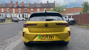 Vauxhall Astra Electric 54kWh Ultimate Hatchback 5dr Electric Auto (156 ps)