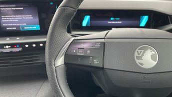 Vauxhall Grandland Electric 73kWh Ultimate SUV 5dr Electric Auto (213 ps)