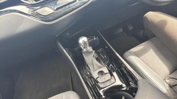Toyota C-Hr 2.0 VVT-h GPF Design SUV 5dr Petrol Hybrid CVT Euro 6 (s/s) (184