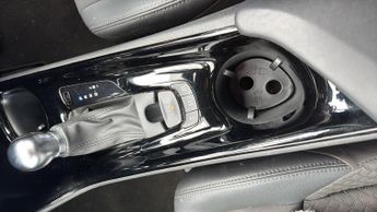 Toyota C-Hr 2.0 VVT-h GPF Design SUV 5dr Petrol Hybrid CVT Euro 6 (s/s) (184