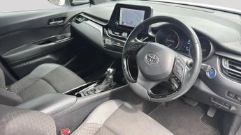 Toyota C-Hr 2.0 VVT-h GPF Design SUV 5dr Petrol Hybrid CVT Euro 6 (s/s) (184