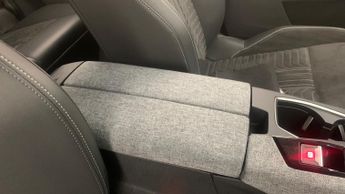 Peugeot 3008 73kWh GT SUV 5dr Electric Auto (210 ps)
