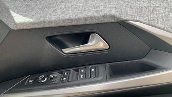 Peugeot 3008 73kWh GT SUV 5dr Electric Auto (210 ps)