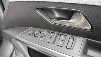 Peugeot 3008 SUV 1.2 GT SUV 5dr Petrol Hybrid e-DSC6 Euro 6 (s/s) (136 ps)