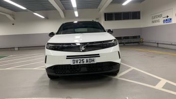 Vauxhall Grandland 1.2 Ultimate SUV 5dr Petrol Hybrid e-DCT Euro 6 (s/s) (136 ps)