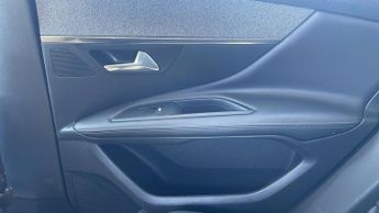 Peugeot 3008 SUV 1.2 PureTech Allure SUV 5dr Petrol EAT Euro 6 (s/s) (130 ps)