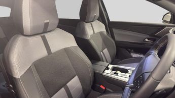 Vauxhall Grandland 1.2 GS SUV 5dr Petrol Hybrid e-DCT Euro 6 (s/s) (136 ps)